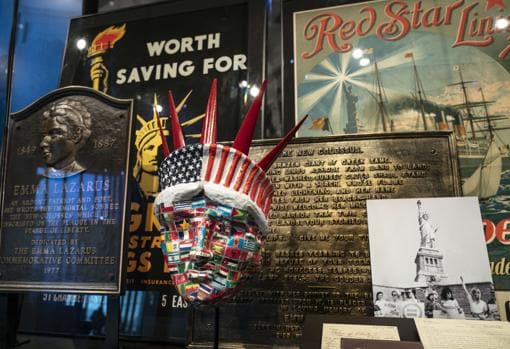 Objetos expuestos en el nuevo museo de la Estatua de la Libertad