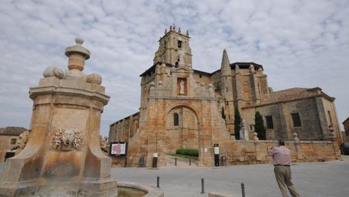 Santa María la Real, en Sasamón (Burgos)