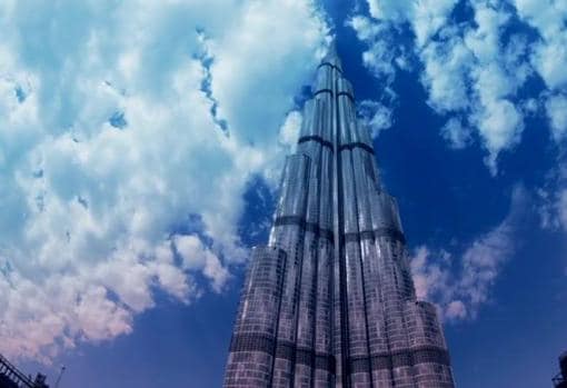 Burj Khalifa, entre las nubes de Dubái