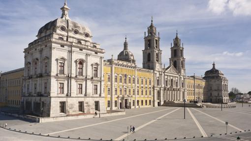 Fachada principal de la Real Obra de Mafra