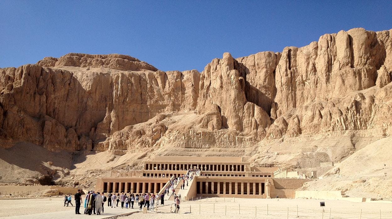 El templo funerario de Hatshepsut en Egipto, una de las 5 ciudades de nuestra ruta