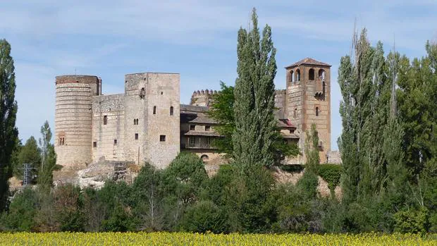 Cinco castillos privados en venta en España