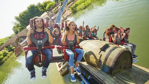 Furius Baco, una de las espectaculares montañas rusas de PortAventura