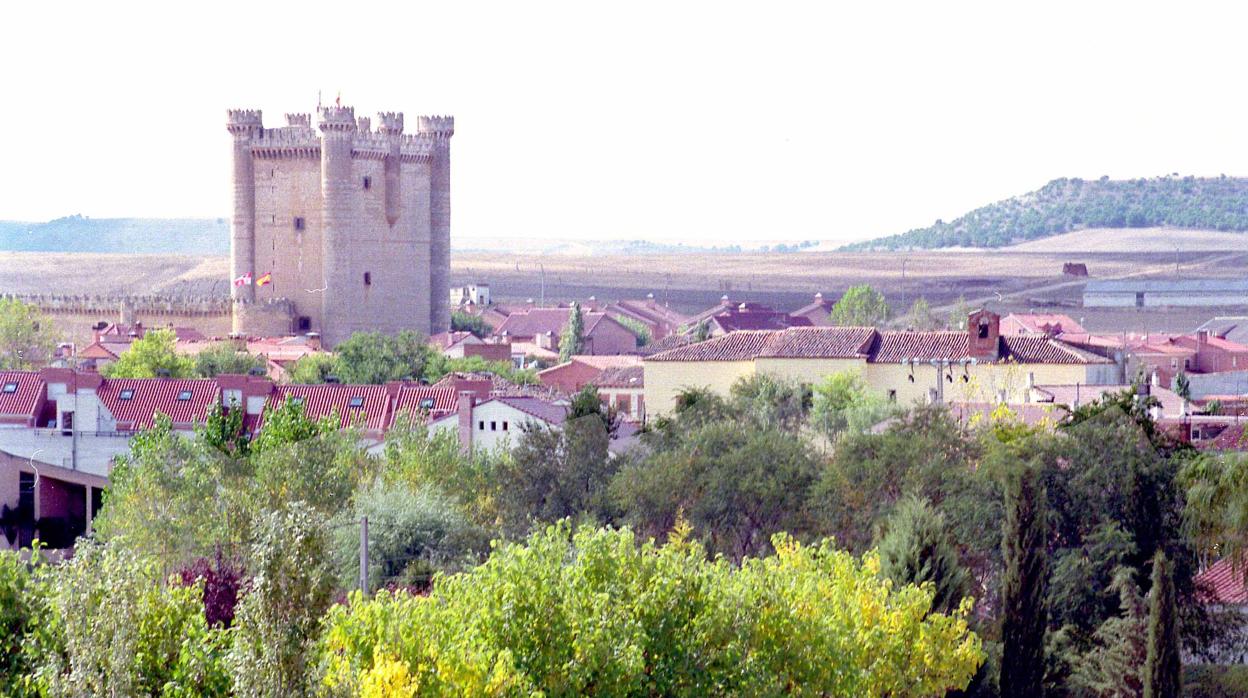 Una proyección sobre los muros del castillo vallisoletano de Fuensaldaña