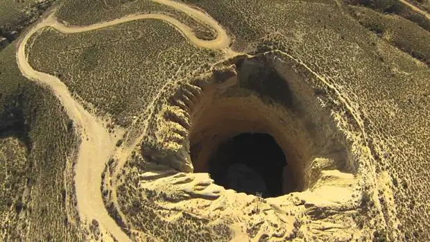 Un enorme agujero en la tierra, único en Europa, demuestra que Teruel existe