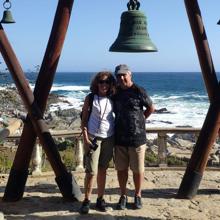 Carlos Payá y Yolanda, su mujer, en Isla Negra, la Casa de Pablo Neruda