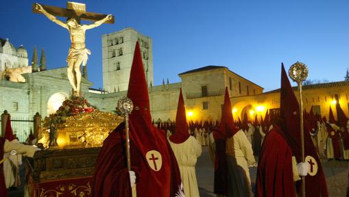 Hermandad del Santisimo Cristo de las Injurias, "Cofradia del Silencio"