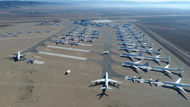 El avión de pasajeros más grande del mundo aparca en el aeropuerto de Teruel