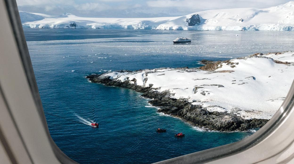 Un vuelo posible para soñar: de Punta Arenas a la Antártida sobre el peligroso Paso de Drake