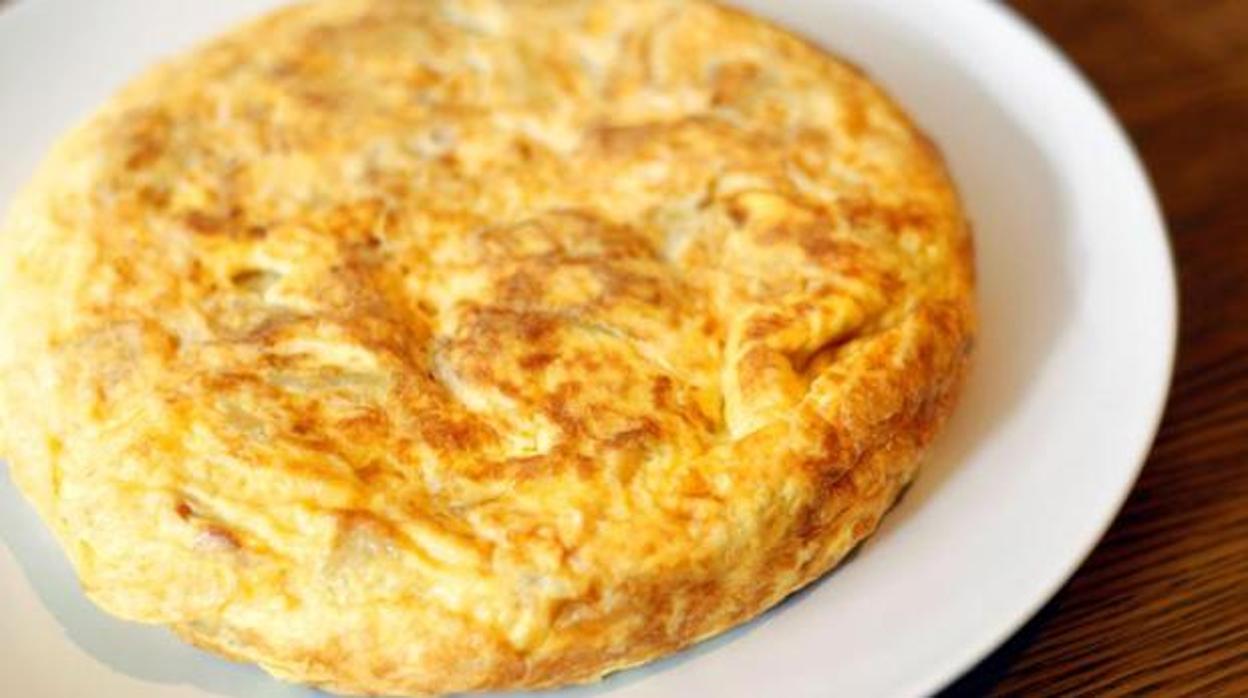 Receta de tortilla de patatas fritas de bolsa al microondas