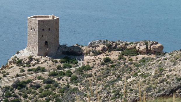 Torres de vigilancia costera que pasan desapercibidas por España