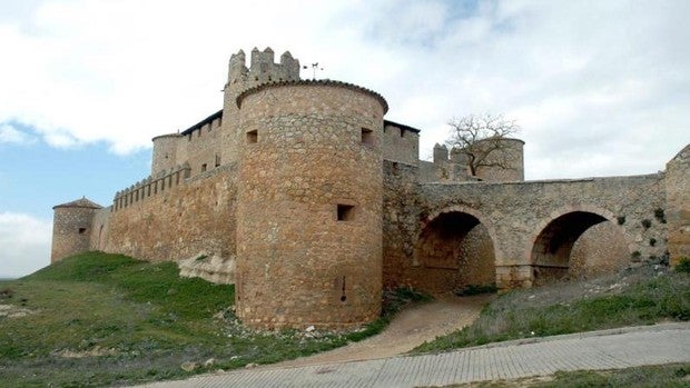 El castillo de un pueblo de Soria donde la serie El Cid recrea la corte de Fernando I de León