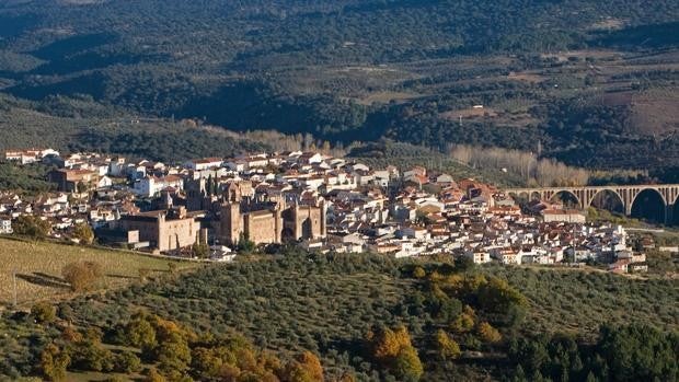 La Virgen de Guadalupe y los tesoros de uno de los pueblos más bonitos de España