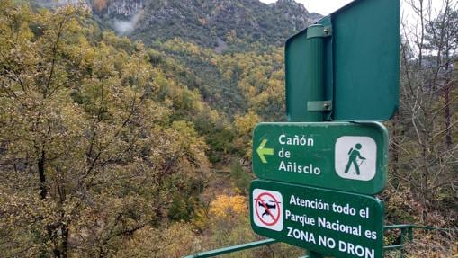 Zona de acceso peatonal al cañón de Añisclo, junto a la carretera
