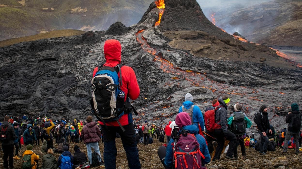 La erupción que nos recuerda por qué Islandia es el paraíso del turismo de  volcanes