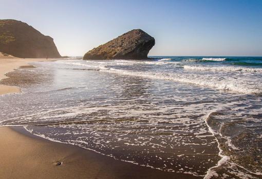 Playa de Mónsul en el Parque Natural Cabo de Gata-Níjar.