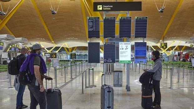 Viajeros en el aeropuerto