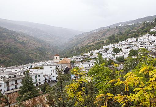 Vista panorámica de la localidad granadina de Pampaneira