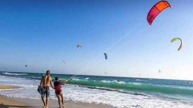 Kitesurf en Tarifa, capital del viento