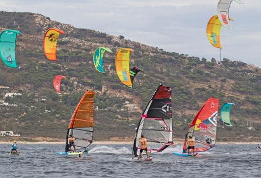 Windsurf y kitesurf en Tarifa