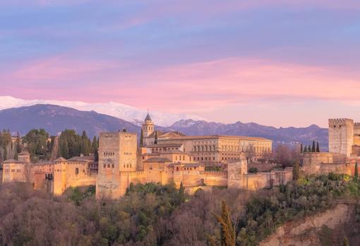 Atardecer desde el Mirador de San Nicolás con vistas a la Alhambra