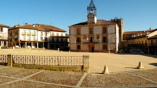Este pueblo de Segovia es una excursión infalible de casas típicas y naturaleza