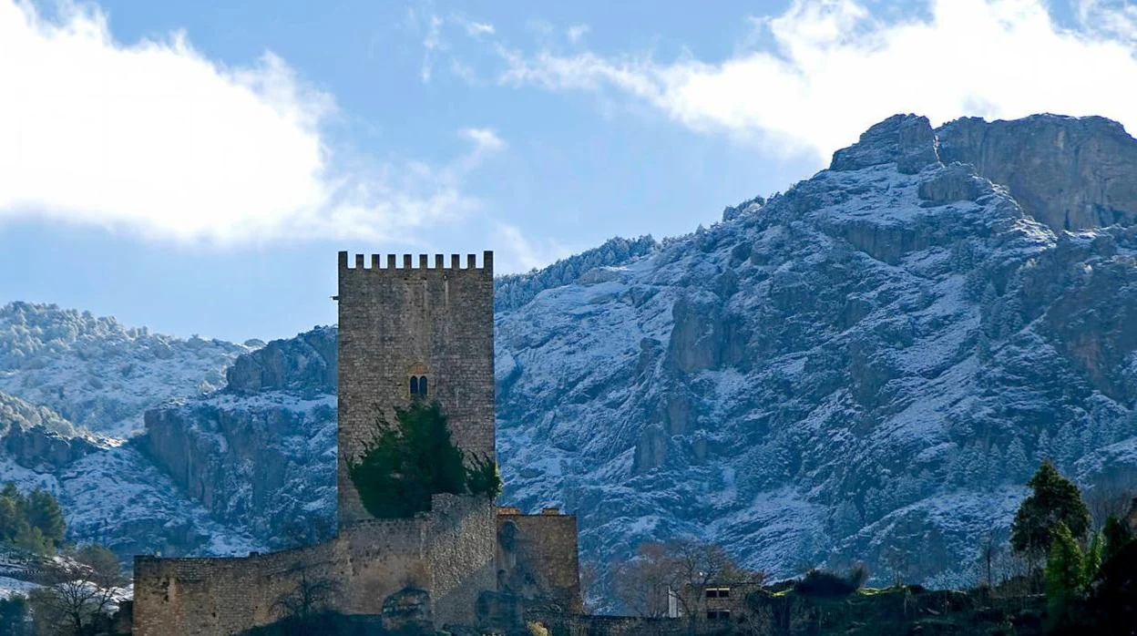Castillo de la Yedra en el Paraje Natural de Sierra de Cazorla, Segura y las Villas