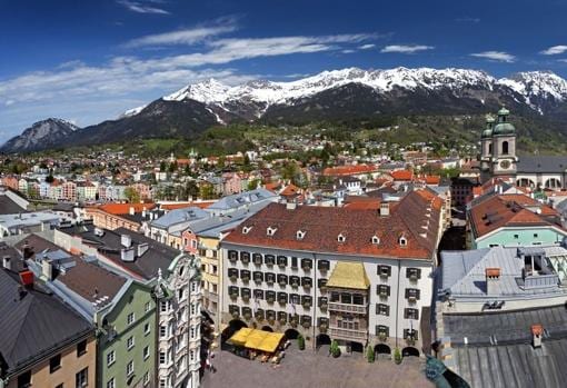 Innsbruck, con los Alpes como telón de fondo