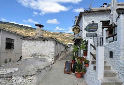 Uno de los bares en Pampaneira, donde se sirven los típicos platos alpujarreños