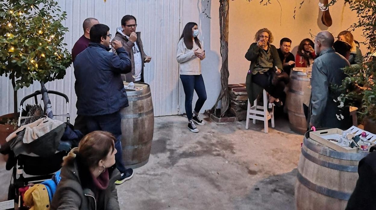 Visita guiada en la Bodega Tierra Savia de Cazalla de la Sierra.