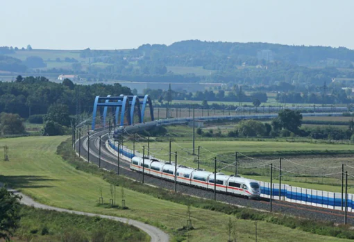 Tren IC3 de la compañía Deutsche Bahn AG