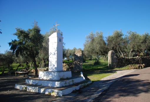 La característica Cruz de la Vega de Higuera de la Sierra