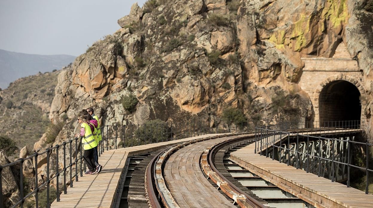 Camino de Hierro, entre la estación de La Fregeneda y el muelle de Vega Terrón