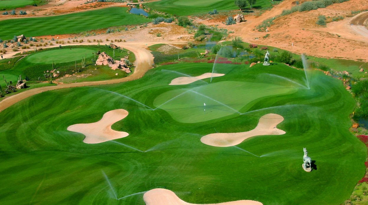 diversión Honorable Pies suaves Los mejores campos de golf en la provincia de Almería