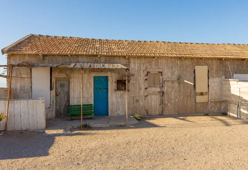 Una de las barracas de Las Salinas donde se rodó 'Vivir es fácil con los ojos cerrados'.