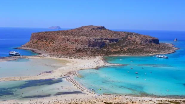 Las diez mejores islas del Mediterráneo para viajar este verano (una en España)