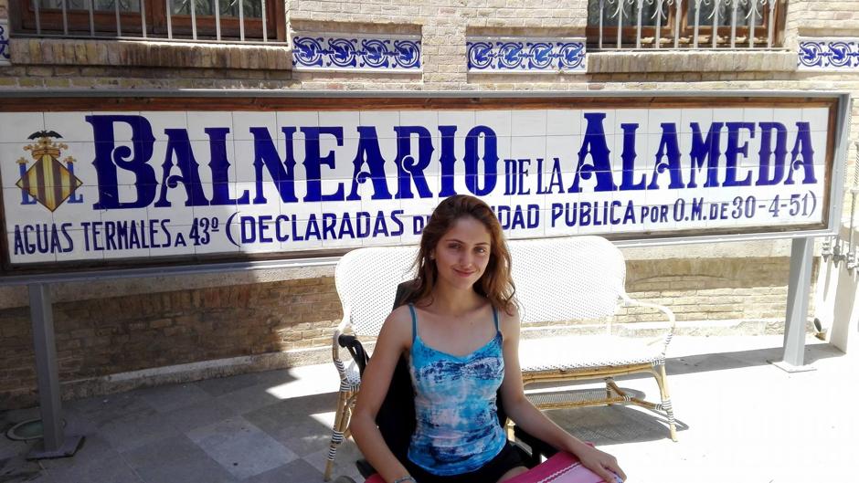 Lucía, una menor que sufre una enfermedad rara, pide que no le dejen sin profesores