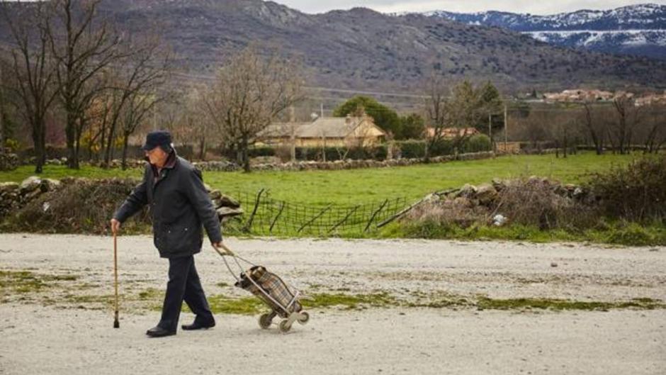 Cifuentes ofrece wifi, teletrabajo y bus a medida para repoblar 78 municipios de la Comunidad de Madrid