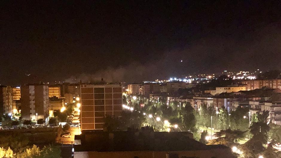 Un incendio con varios focos en El Tablero alerta a los vecinos de madrugada