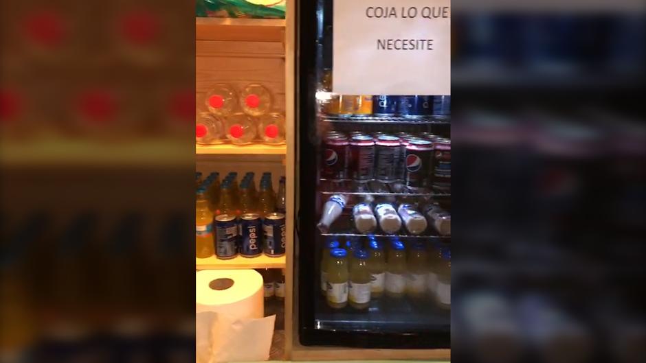 «Coja lo que necesite»: Un bar ofrece comida y bebida gratis a los camioneros durante la crisis por el Covid-19